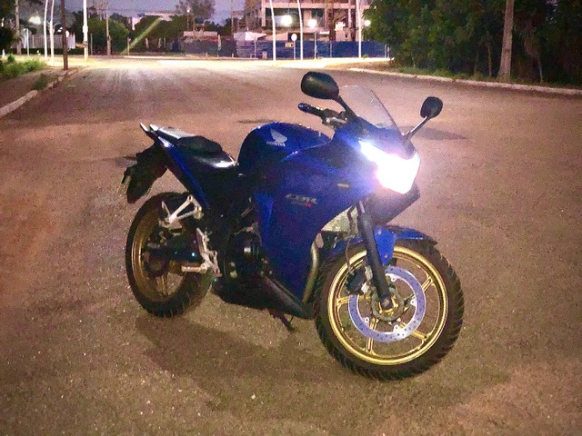HONDA CBR 250R