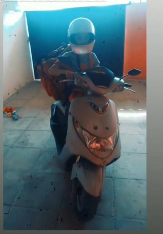 VENDE-SE MOTO BURGMAN SUZUKI AUTOMÁTICA 125CC DULTO E RECIBO