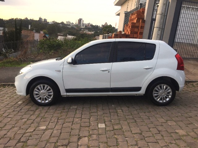 RENAULT SANDERO PRIVELEGE AUTOMATIC 2013