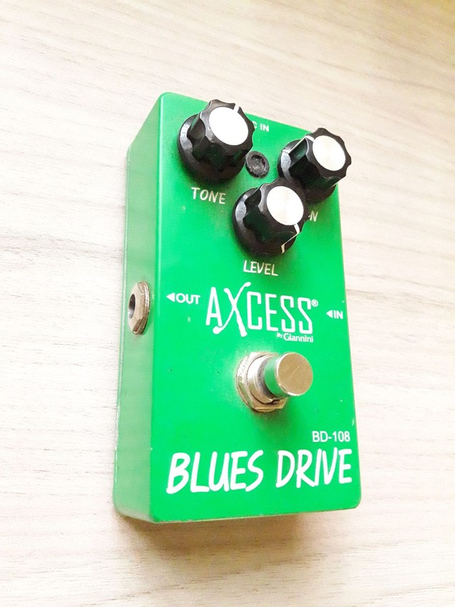 Pedal blues drive Axcess