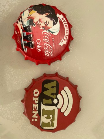 Enfeite decorativo coca-cola e  Wii fi em lata  - Foto 2