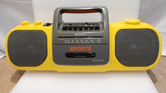 ラジオ・コンポ SONY SPORTS CFS-905 Rádio gravador sony sports modelo cfs-905 rádio funciona e tape