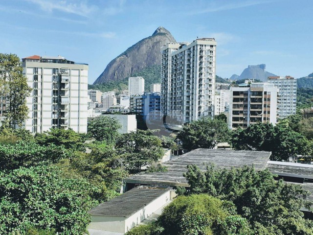 Apartamento com 2 dormitórios à venda, 82 m² por R$ 1.350.000,00 - Leblon - Rio de Janeiro