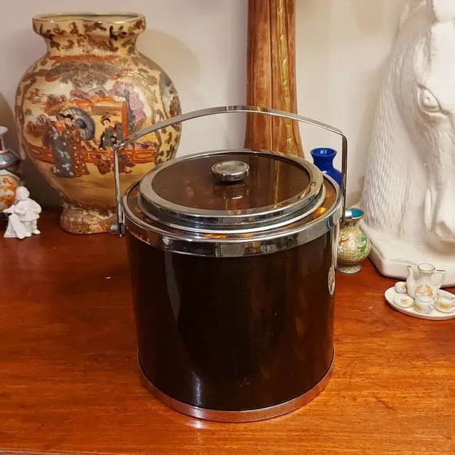 Antigo porta gelos, anos 70. Lindo!