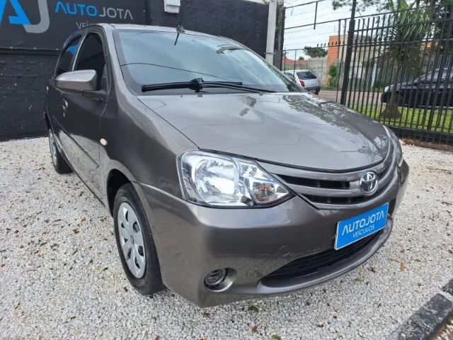 Toyota Etios 2017 1.3 Completo - Performance e Conforto em um Só Carro!