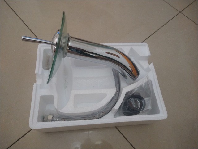 Torneira vitória high de led sensea bica alta - Foto 4