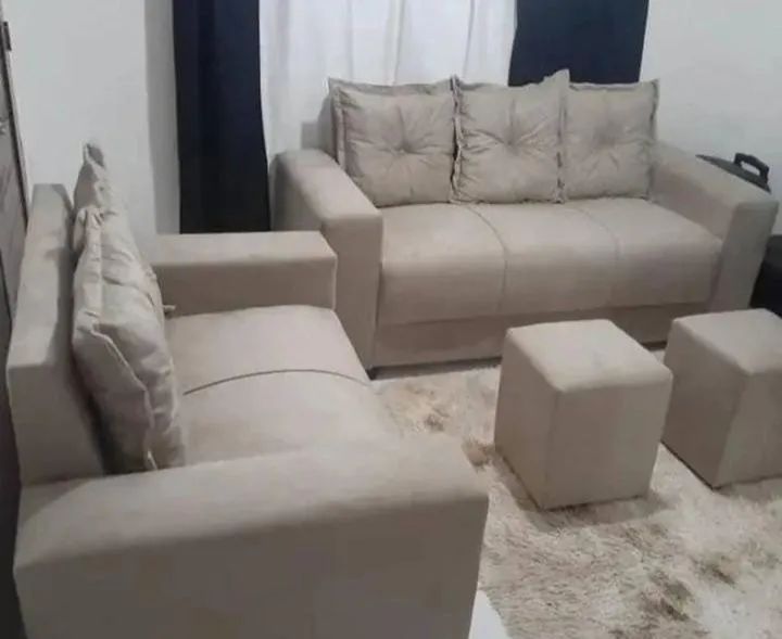 Conjunto de sofás, com puffs grátis  - Foto 2