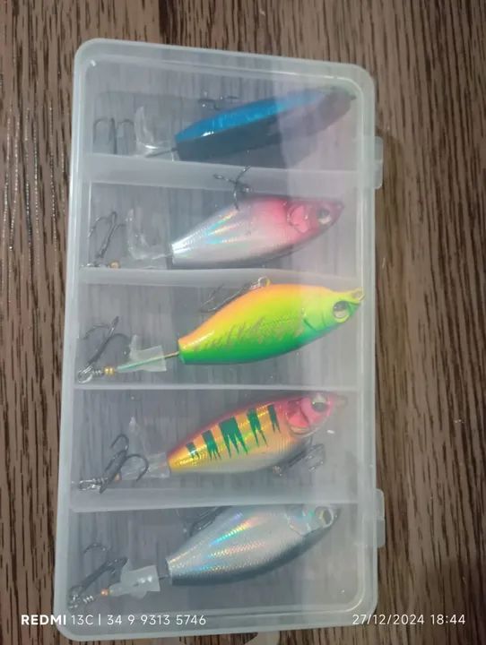 Kit 5 iscas artificiais wooper com hélice  - Foto 6