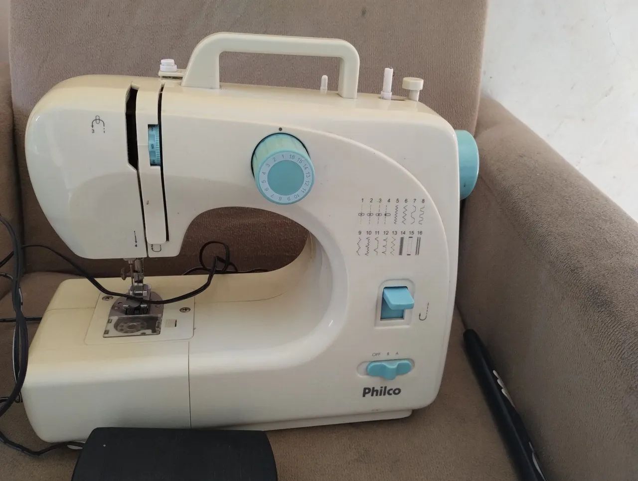 Máquina de Costura Philco - Usada - Foto 2