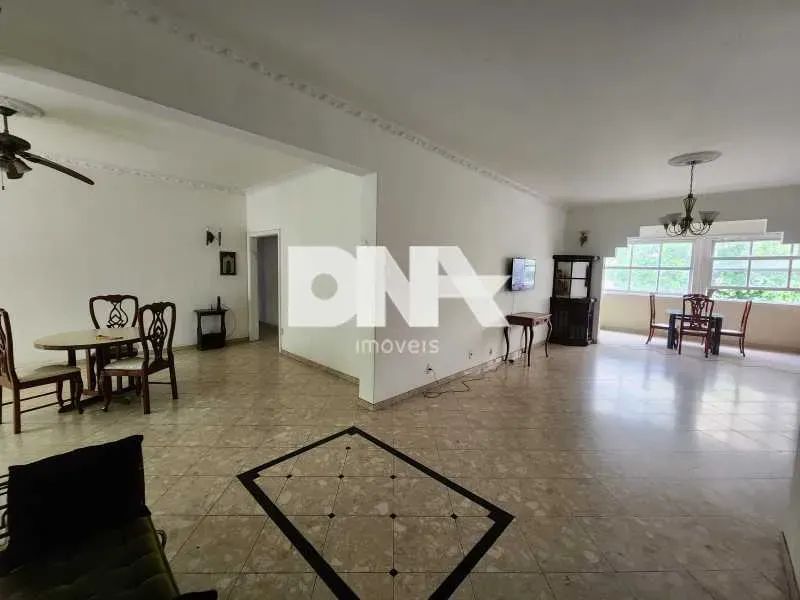 Apartamento - / Residencial / Copacabana