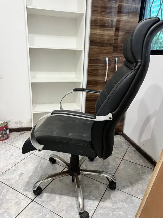 Cadeira de Escritório Giratória - Preta - Foto 5