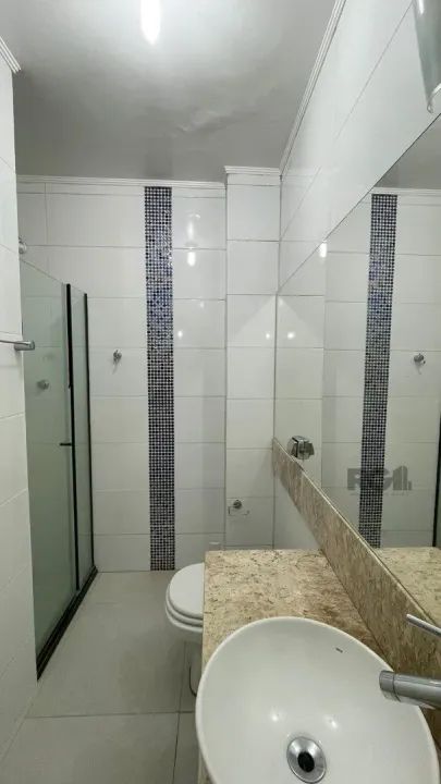 Excelente duplex de 2 dormitórios semi mobiliado. Living da parte inferior com espaço que  - Foto 8