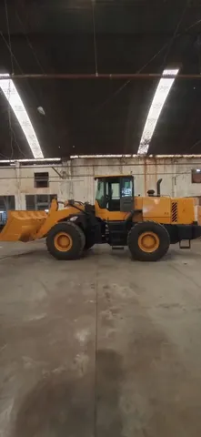 Pá carregadeira 17Ton. para pedreiras e porto de areia