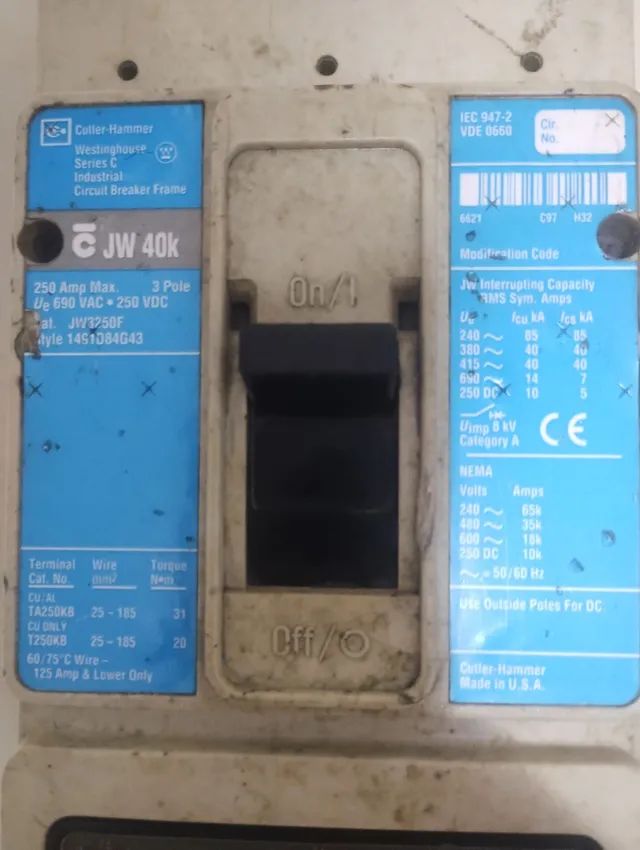 Disjuntor Cutler Hammer trifásico 250A 600VCA Jw40k - Foto 2