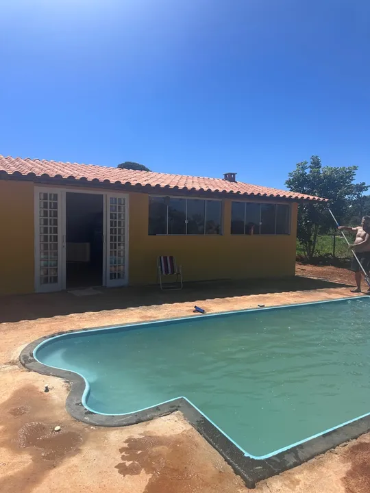 Sítio com piscina