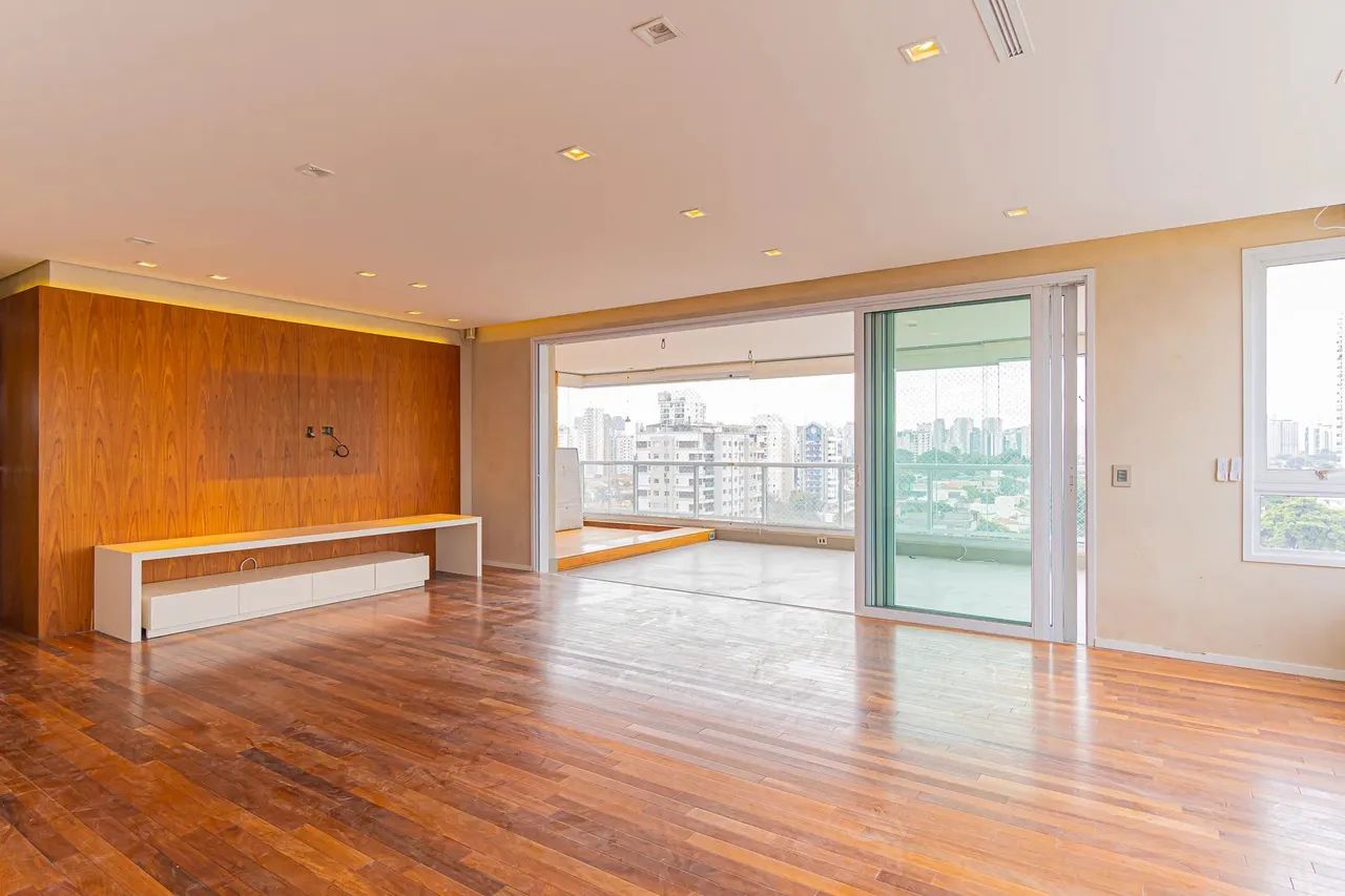 Imóvel para aluguel possui 225 metros quadrados com 3 quartos em Cidade Monções - São Paul - Foto 8