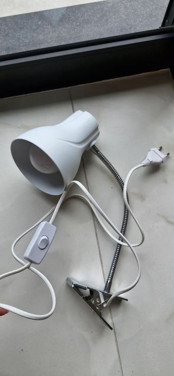 Abajur de Clip Articulável - Iluminação Prática e Direcionada - Foto 2