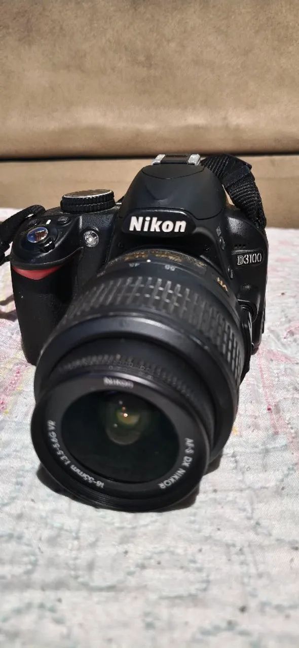 Nikon 3100 Camera with Impeccable Lens64520777821825122