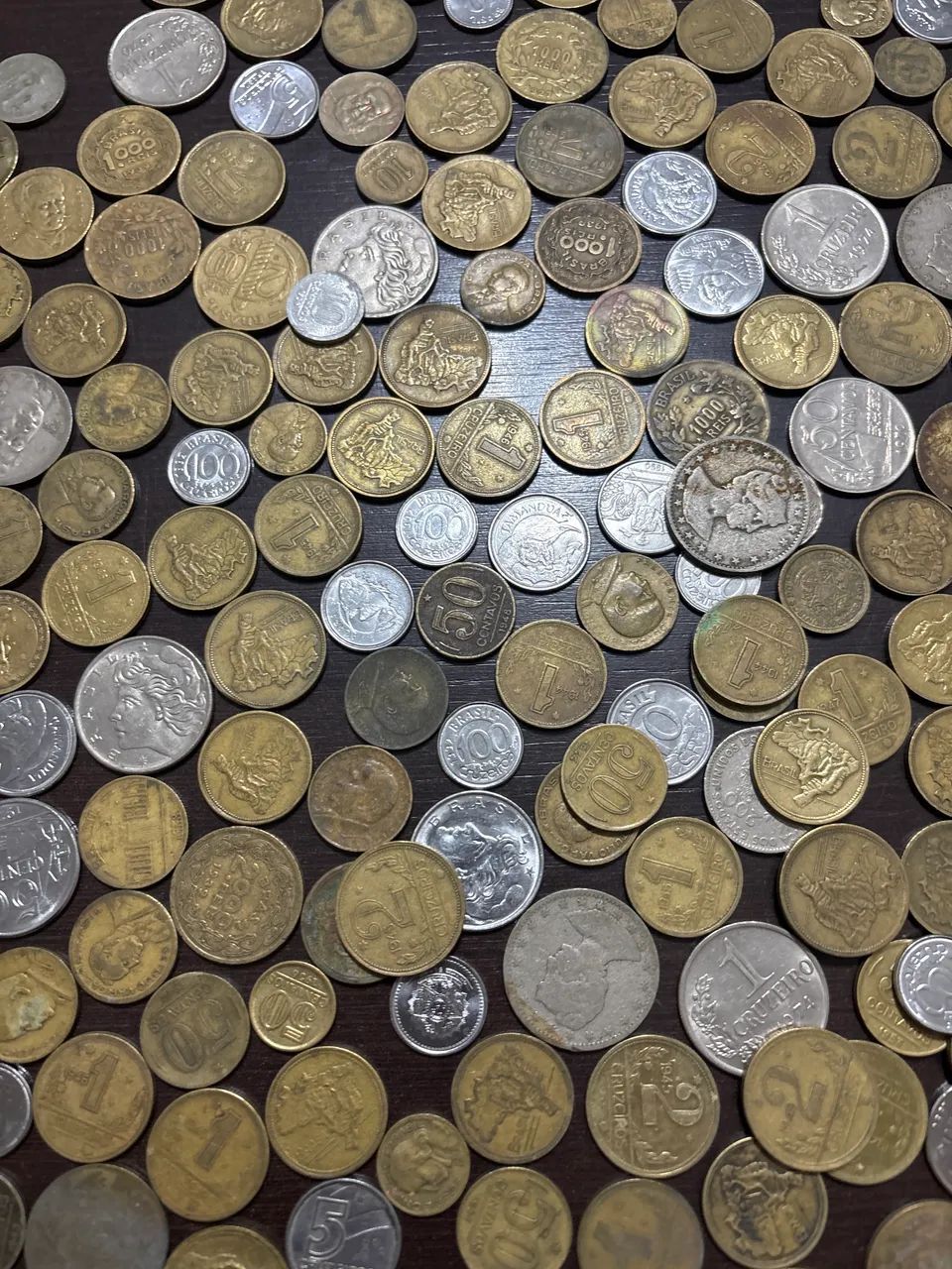 200 moedas antigas variadas - Foto 2