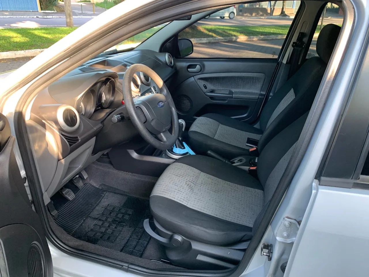 FIESTA SEDAN SE FLEX 1.6  - Foto 3