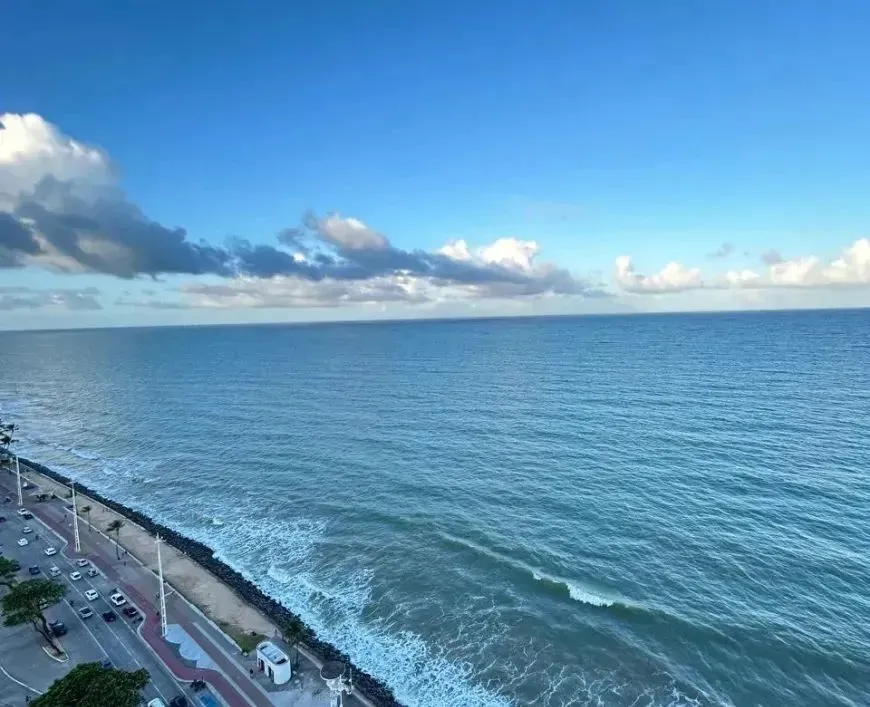 Apartamento em Boa Viagem, 198 mts , 4 quartos , nascente , vista mar