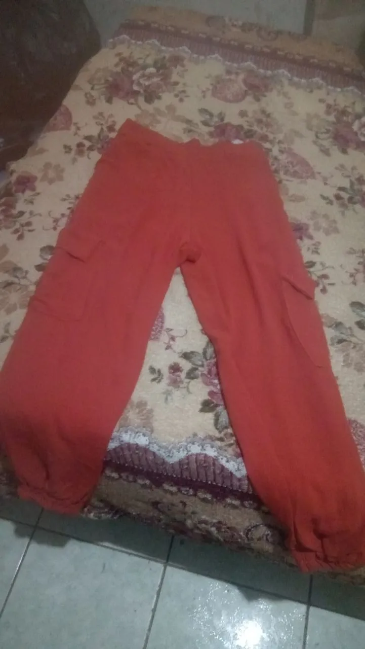 Calça Cargo Vermelha