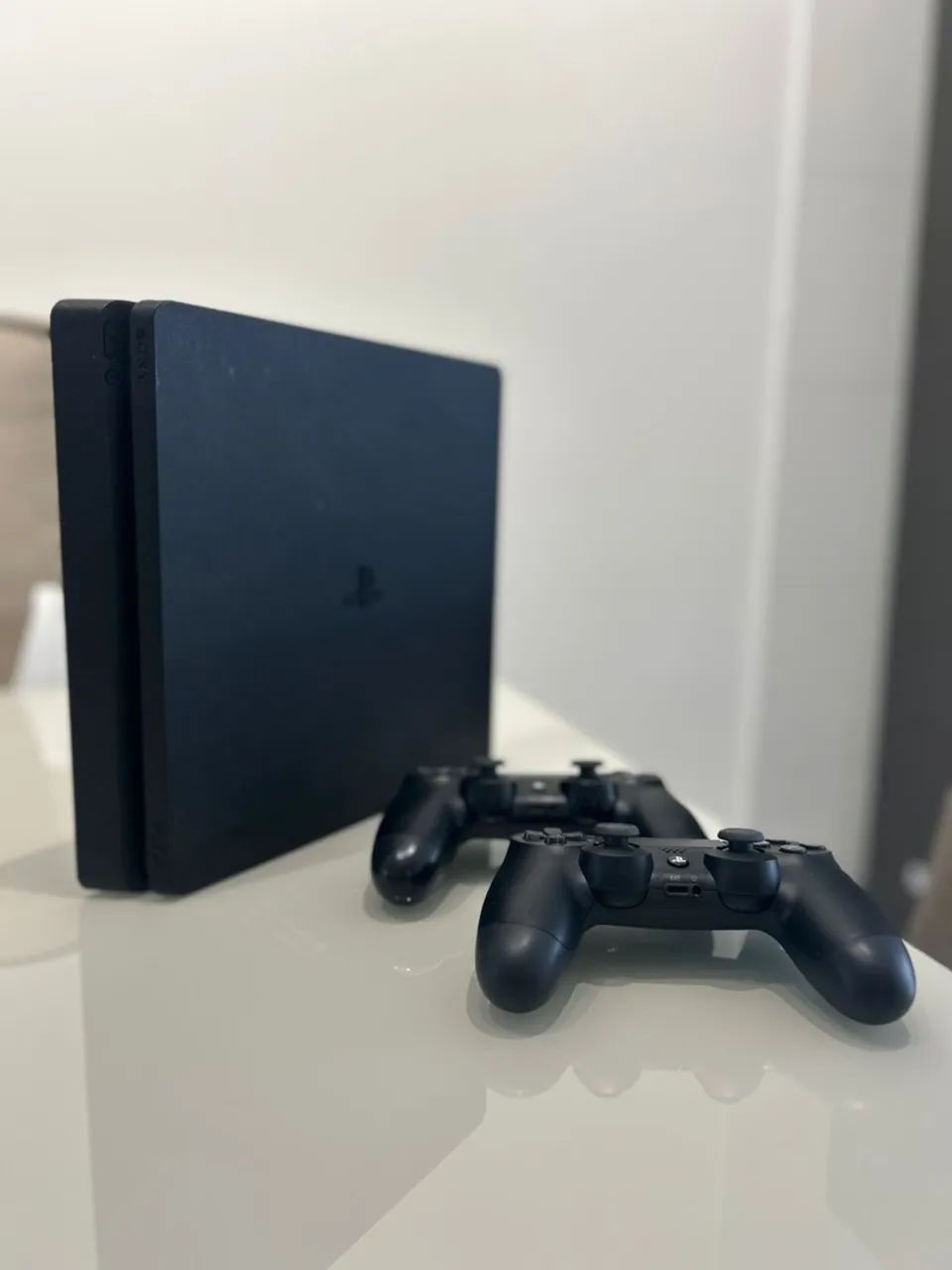 PlayStation 4 (PS4) com 2 Controles - Foto 2