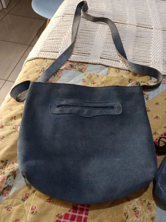 Duas bolsas de couro, camurça azul  - Foto 2