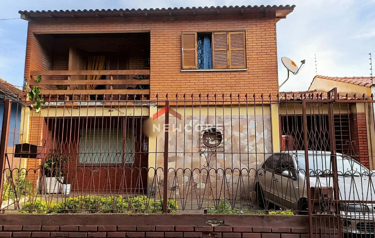 Casa em Rua Valparaíso - Jardim Botânico - Porto Alegre/RS