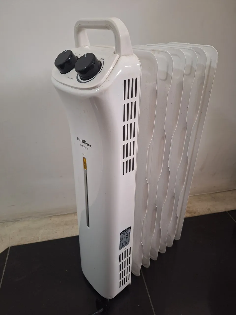 Aquecedor a óleo - aquecedor sem ressecar o ar. Apenas 3 meses de uso