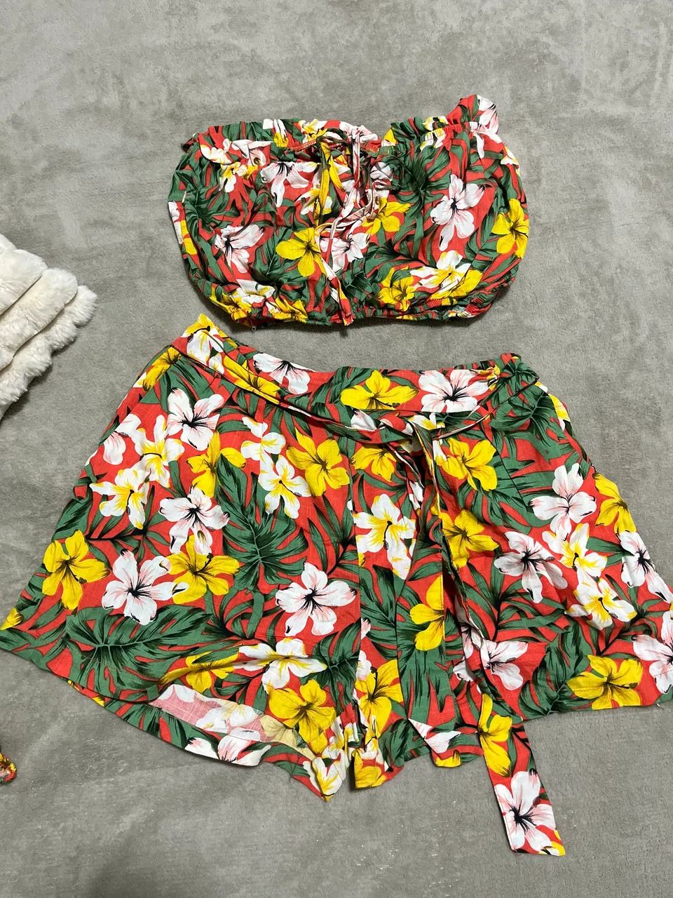 Conjunto short cropped