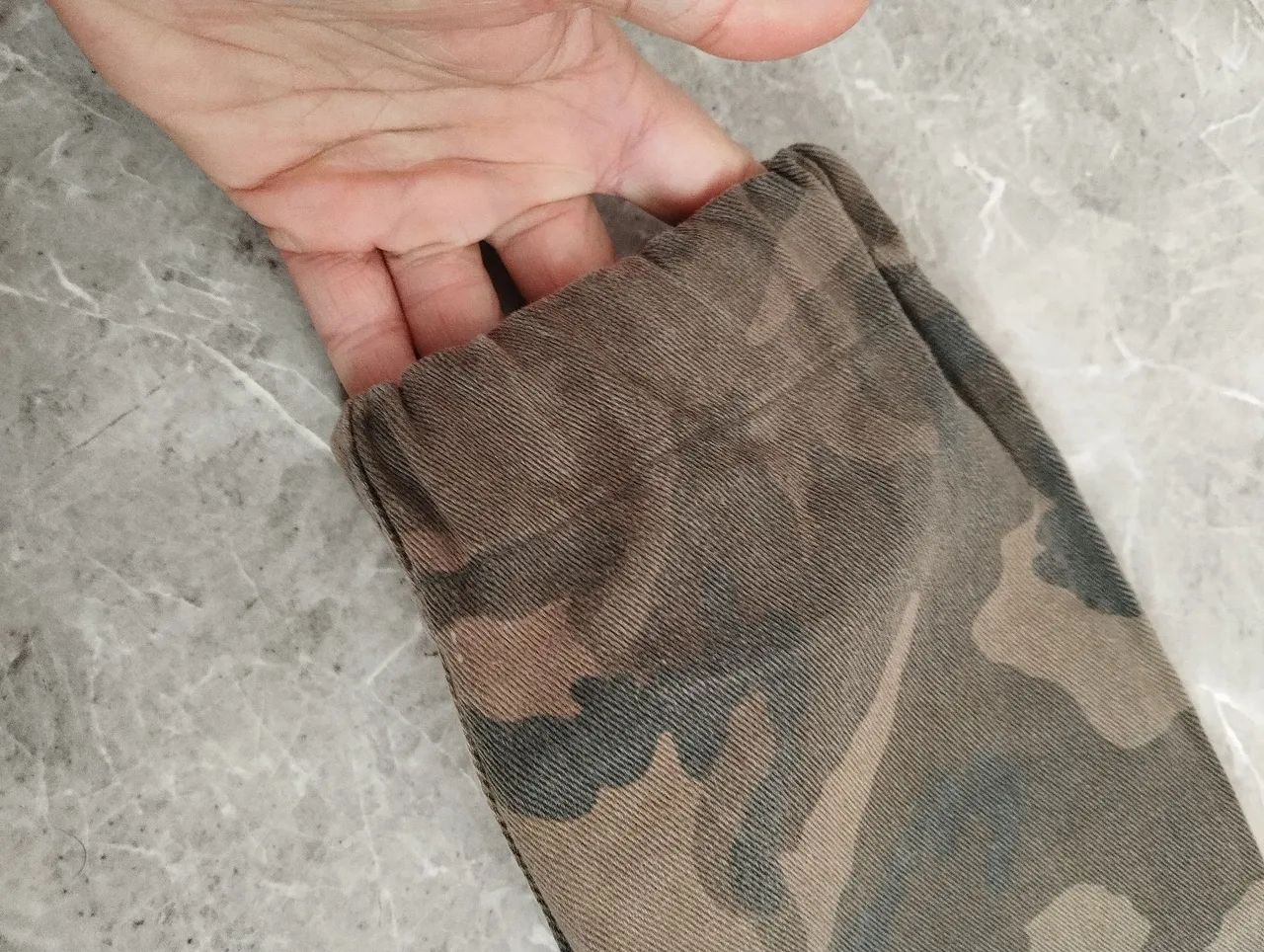 Calça Camuflada Estilo Cargo PP  - Foto 2