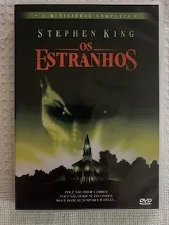 DVD Duplo: Os Estranhos (Direção: John Power-2020) Com luva - Foto 3