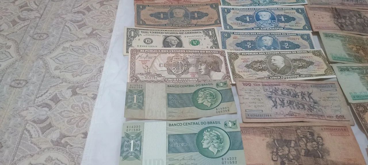 cédulas antigas de vários valores. - Foto 6