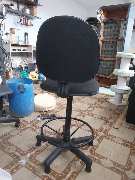 Cadeira de Escritório Giratória sem  Rodinhas - Foto 2