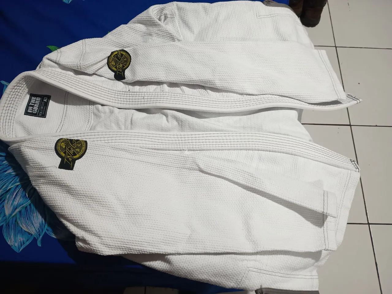 Kimono Jiu-Jitsu In The Guard A3 Branco