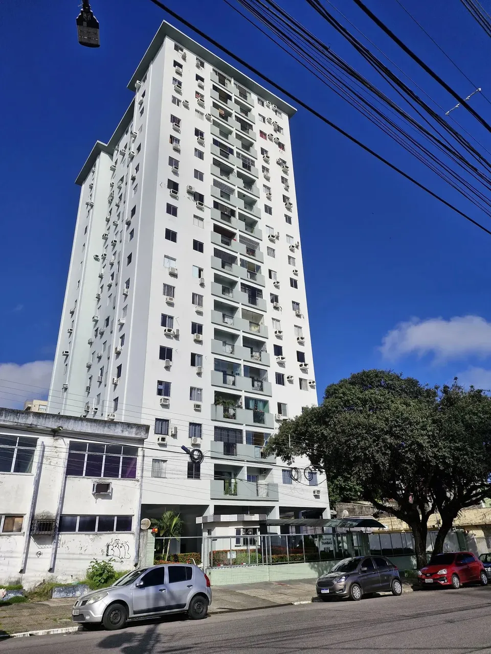 Apartamento para aluguel possui 85 metros quadrados com 3 quartos em Marco - Belém - PA
