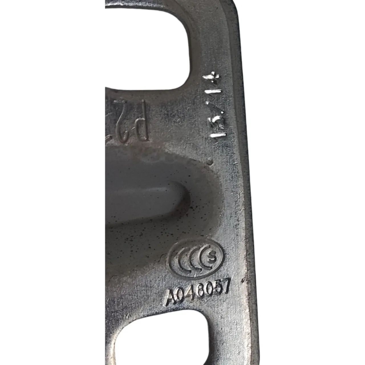 Dobradiça Porta Dianteiro Inferior Traseiro D Gm 2022 A 2023 - Foto 5