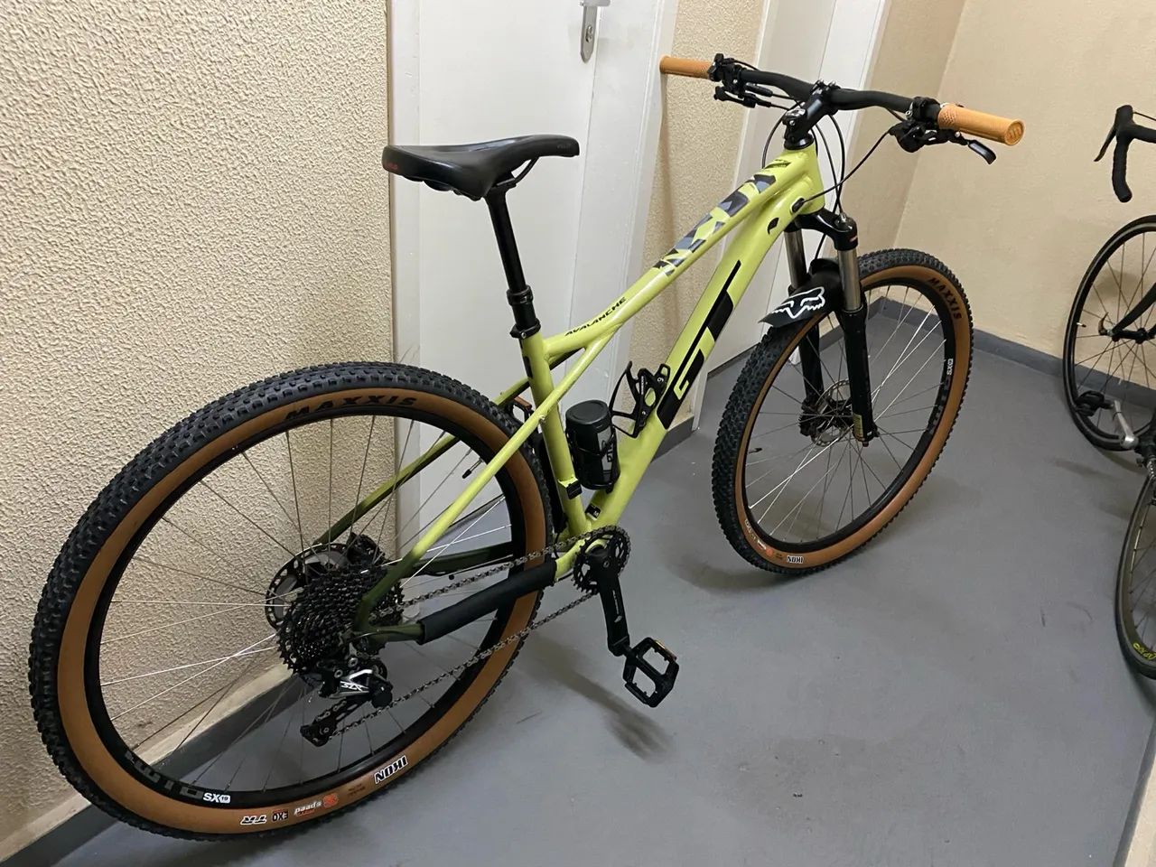 Bicicleta GT Avalanche Elite - Aro 29