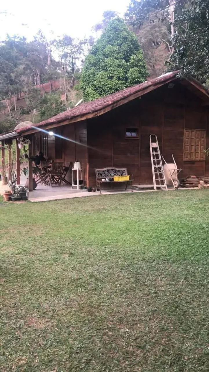 Excelente chácara com 6.000m² em Condomínio.