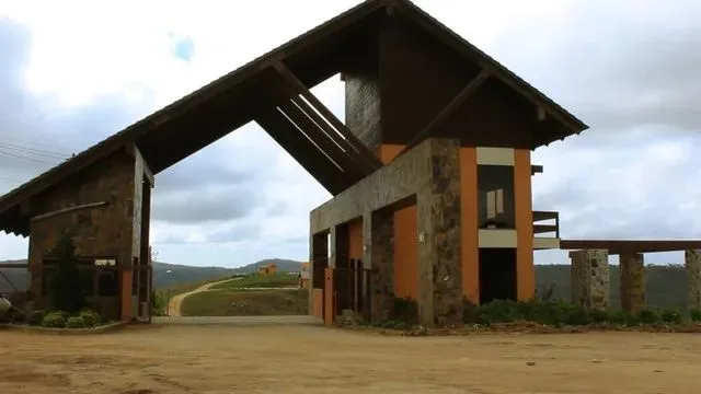 Terreno em condomínio fechado, 1.866m² em Bom Jardim da Serra