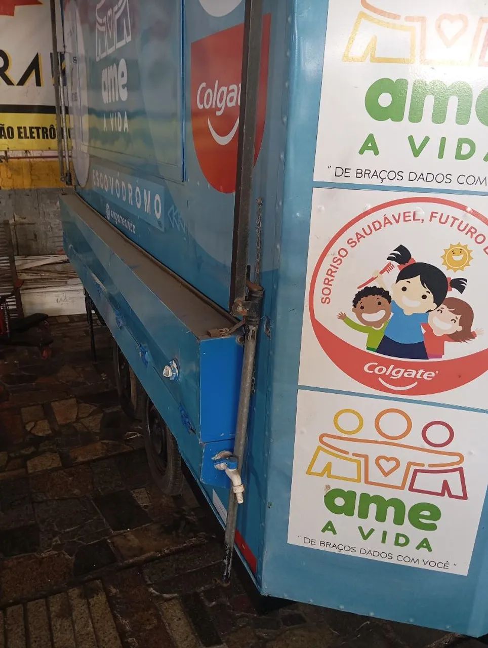 Trailers 64298235905794123