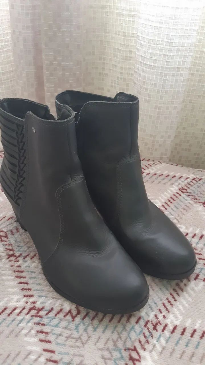 Bota Feminina de Couro - Foto 2