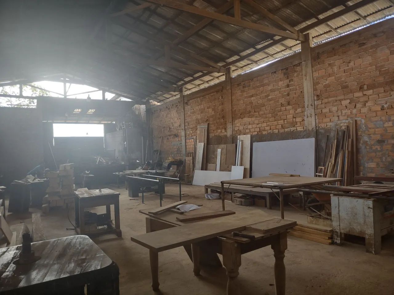  Galpão com marcenaria montada