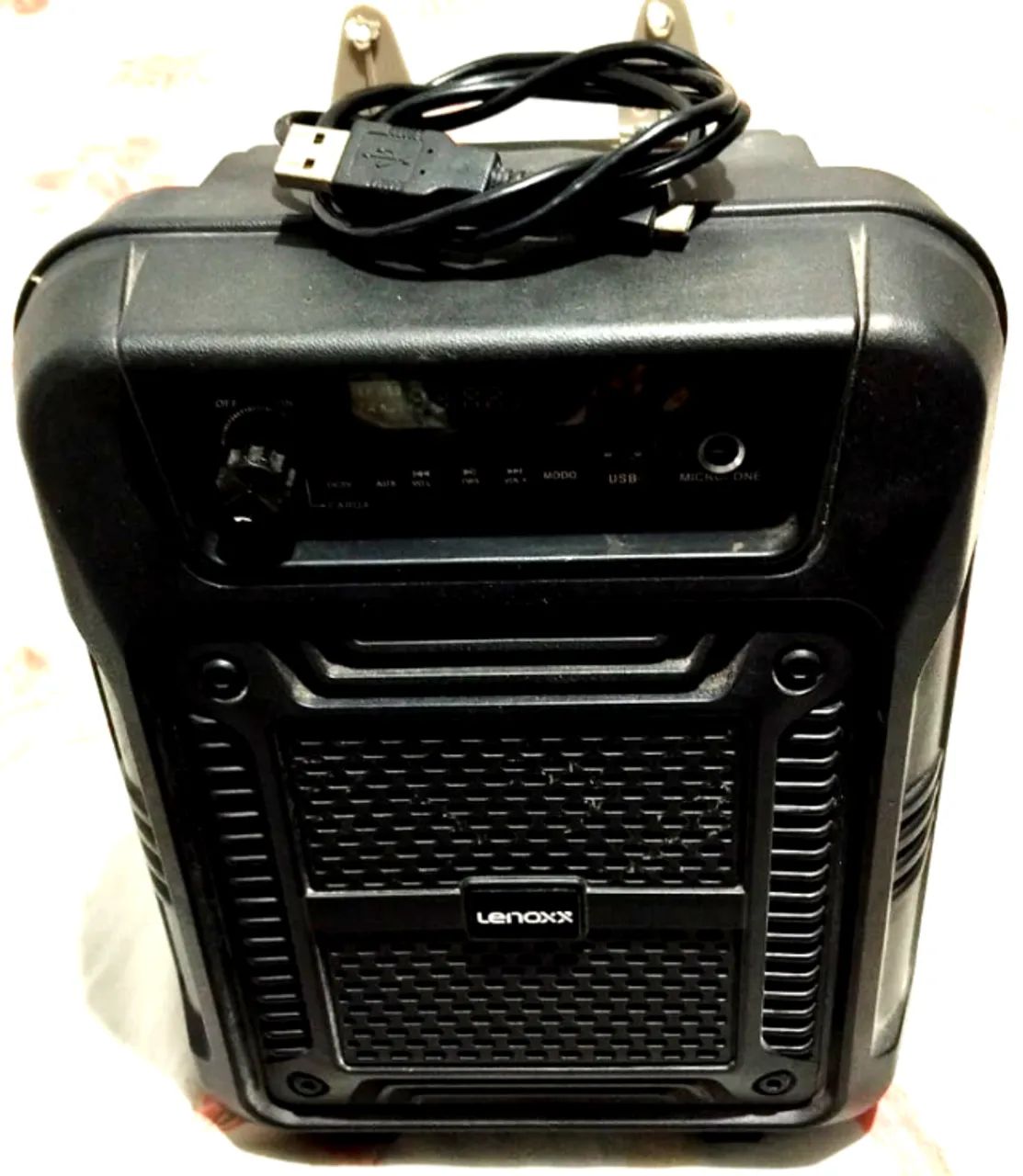 Caixa De Som Amplificada Potátil Ca60 80w Lenoxx Bivolt Preto FM USB - Foto 2