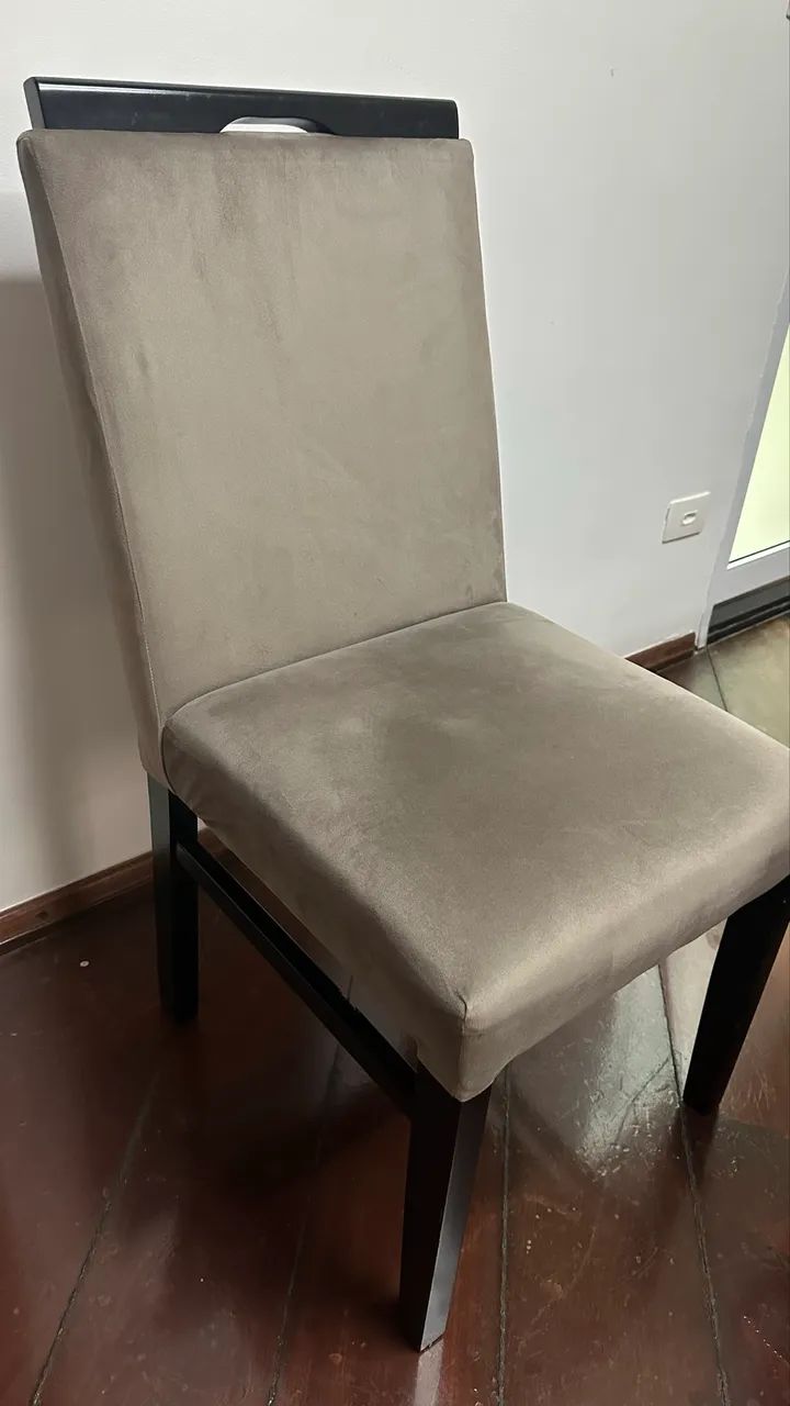 Mesa de jantar com 4 cadeiras estofados NOVOS - Foto 3