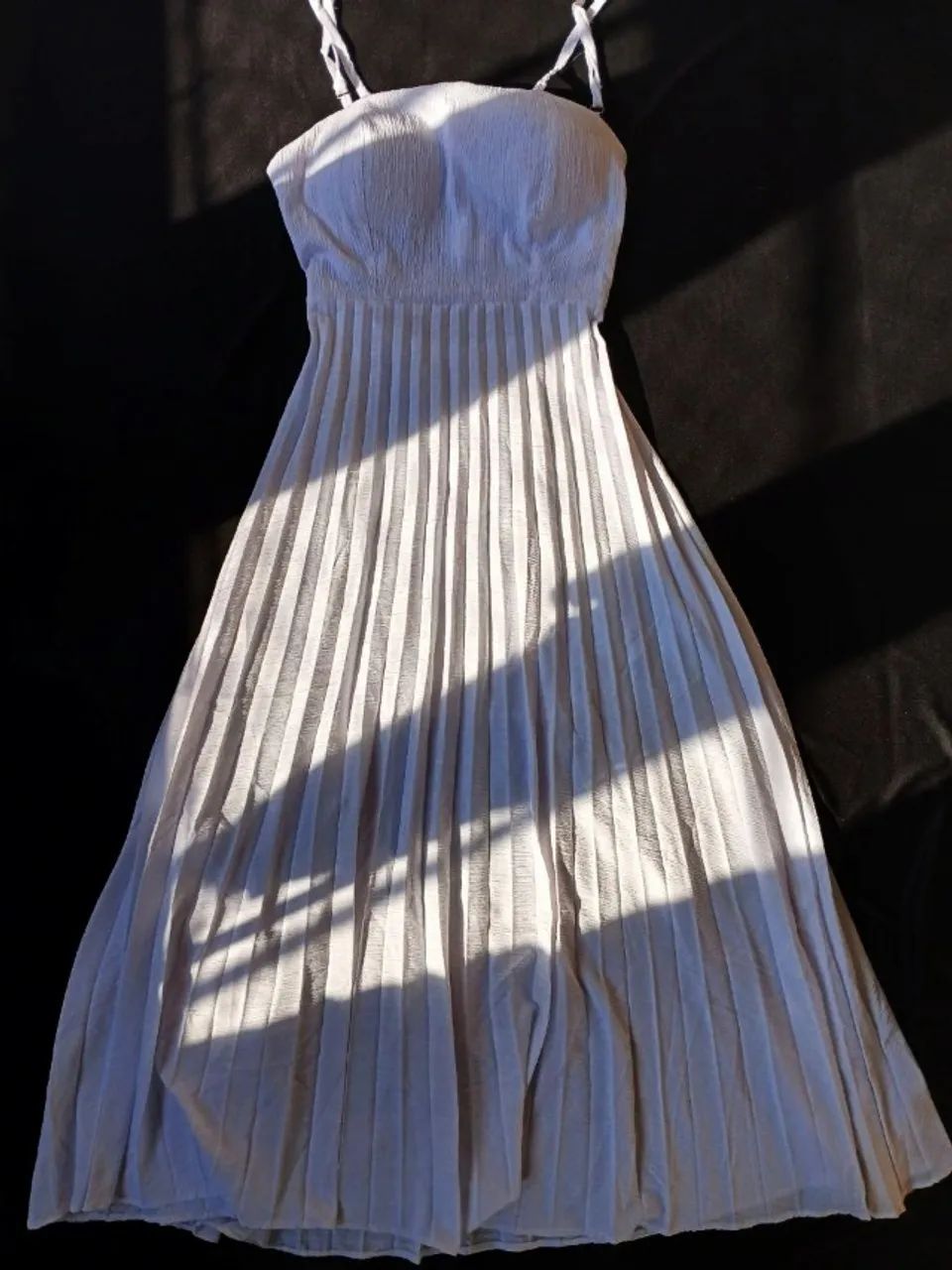 Vestido com saia Plissada, amarração nas costas - Foto 4