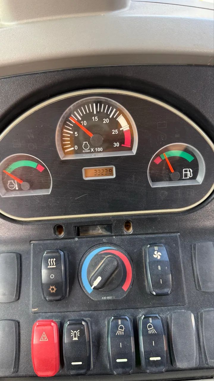 RETROESCAVADEIRA CAT 416F2 - Foto 2