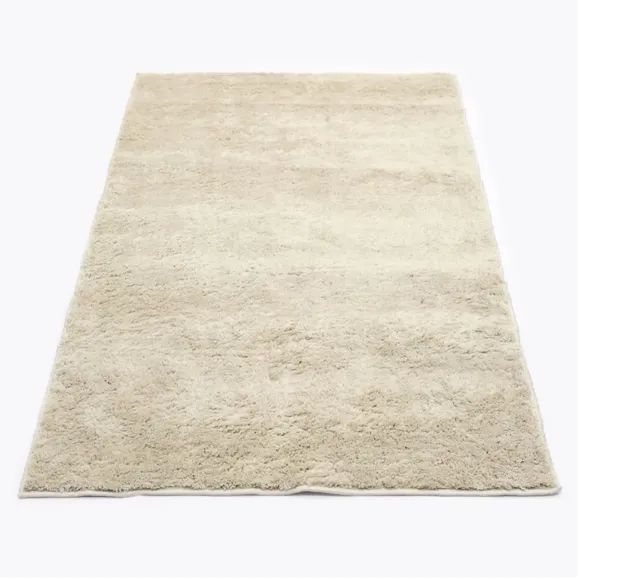 Tapete areia/bege claro macio e antiderrapante para sala ou quarto
