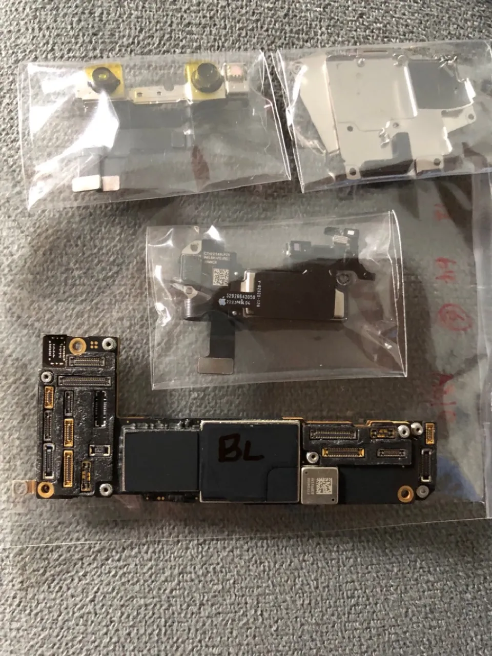 Placa iPhone 12 para peças